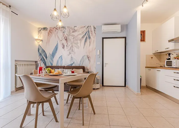 Cozy Scacciapensieri Apartment