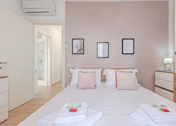 Cozy Scacciapensieri Apartment